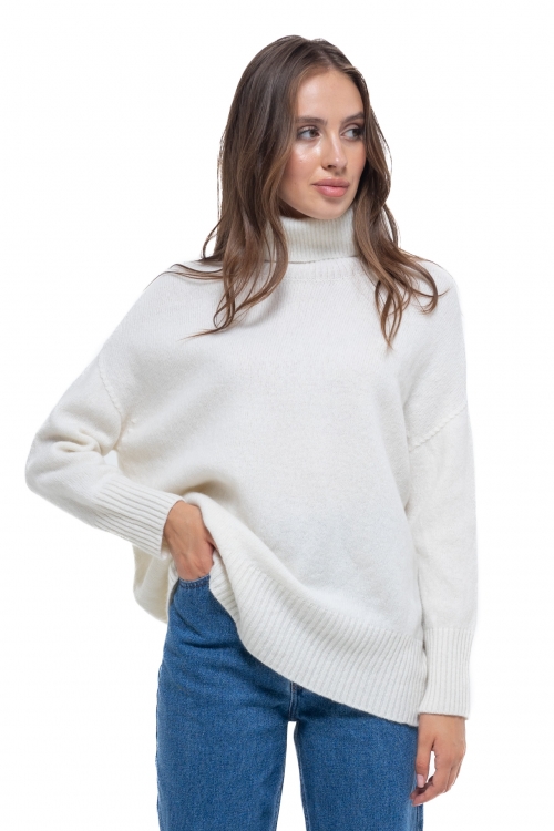 Milk sweater made of soft merino wool